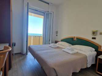 !tr_error=pl->oboz_mlodziezowy_zagraniczny!, WŁOCHY - Rimini - hotel Artide *** (14-18 lat), 2 parki - Mirabilandia i Mira Beach !